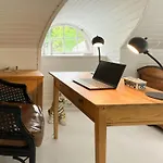 Cozy Thatched House At Hove Vig